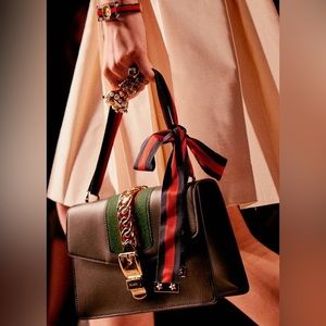 Gucci Sylvie should bag - rare design NWT